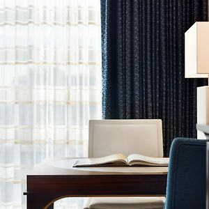 Signature Corner King Room